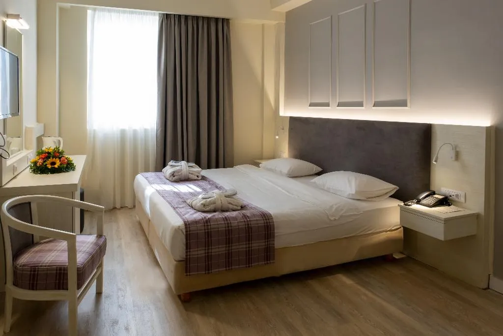 Room, Athens Cypria, Athens