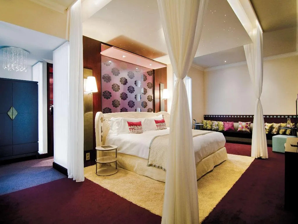 SUITE GARDEN VIEW KING BED Room, Sofitel Legend the Grand Amsterdam, Amsterdam