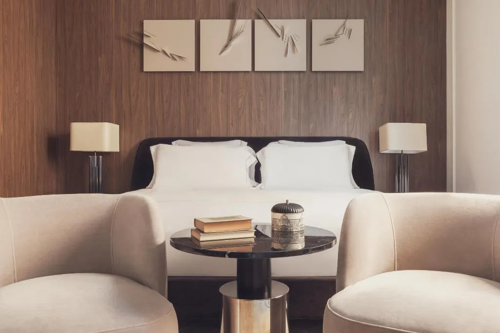 Room, The First Dolce, Rome
