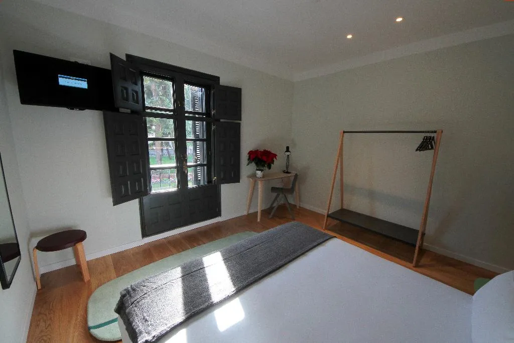 DOUBLE SUPERIOR Room, Complutum Hostel, Madrid