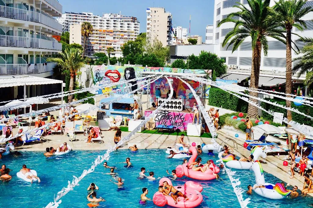 Sports and Entertainment, Sol House Mallorca, Majorca