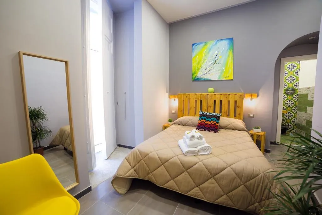 DOUBLE STANDARD Room, B&B Le 4 Stagioni Dante’s Suites, Naples