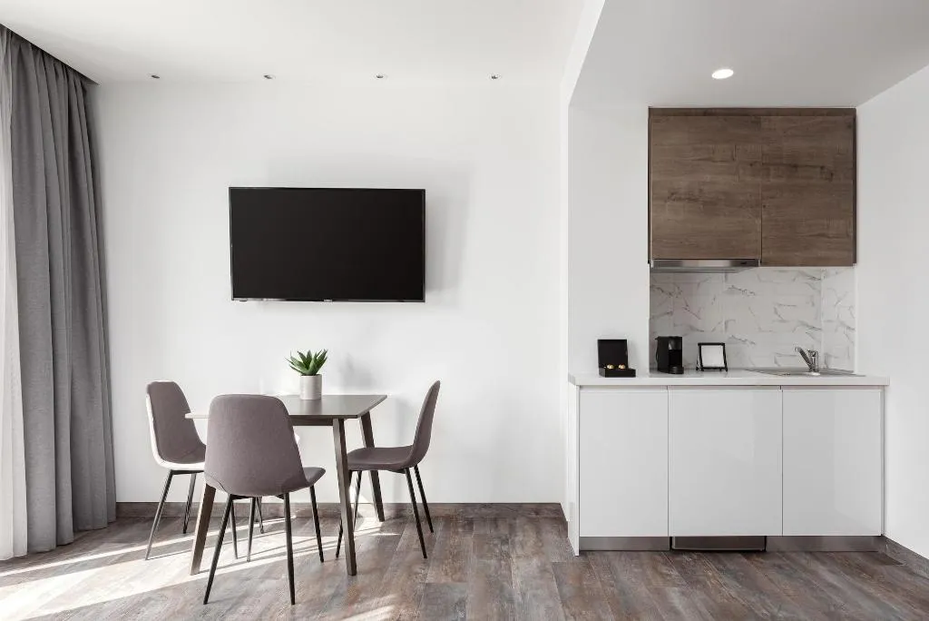 Room, Athenian Spirit, Athens