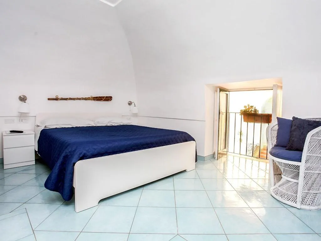 Room, B&B La Grotta Marina, Naples