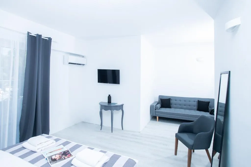 JUNIOR SUITE GARDEN VIEW Room, Bianco Olympico Beach Resort, Halkidiki