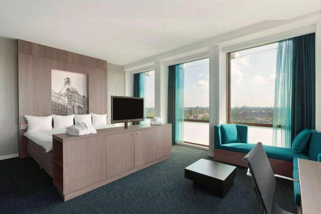 Room, Leonardo Hotel Amsterdam Rembrandtpark, Amsterdam