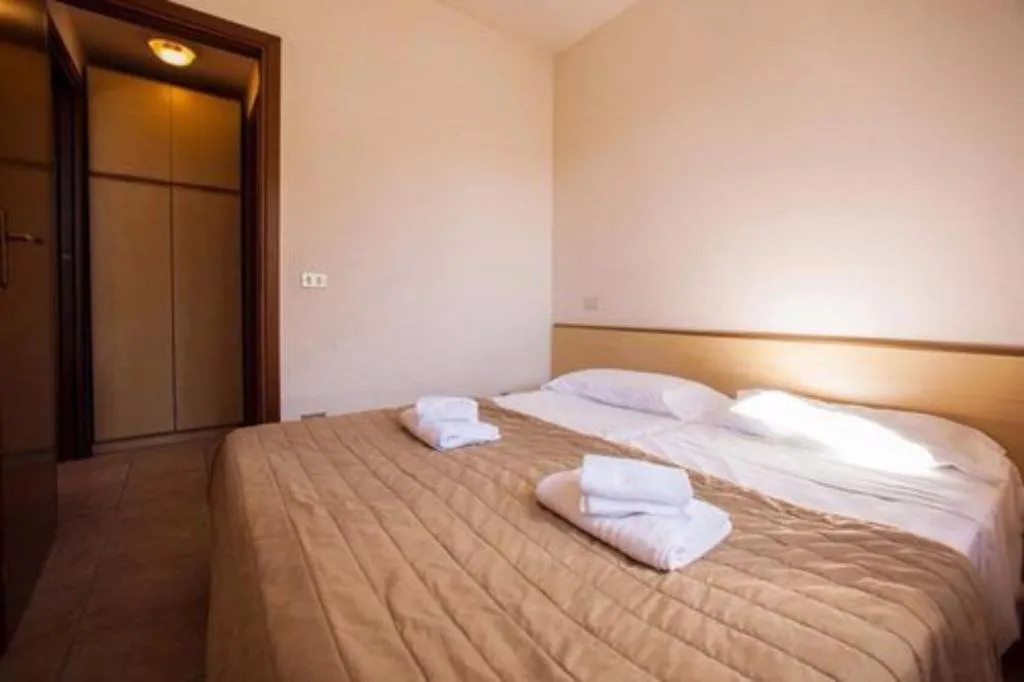BUNGALOW BUNK BED Room, Resort The Garda Village, Milan
