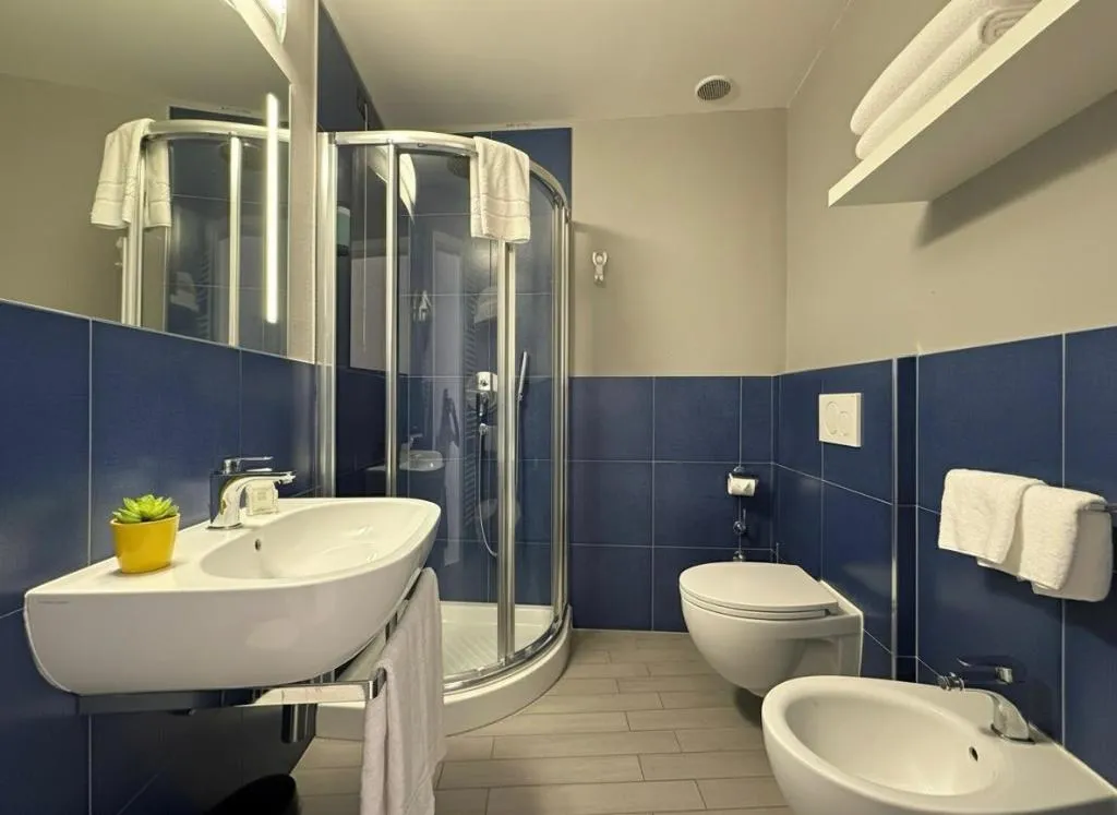 QUADRUPLE STANDARD Room, Hotel Europa, Milan