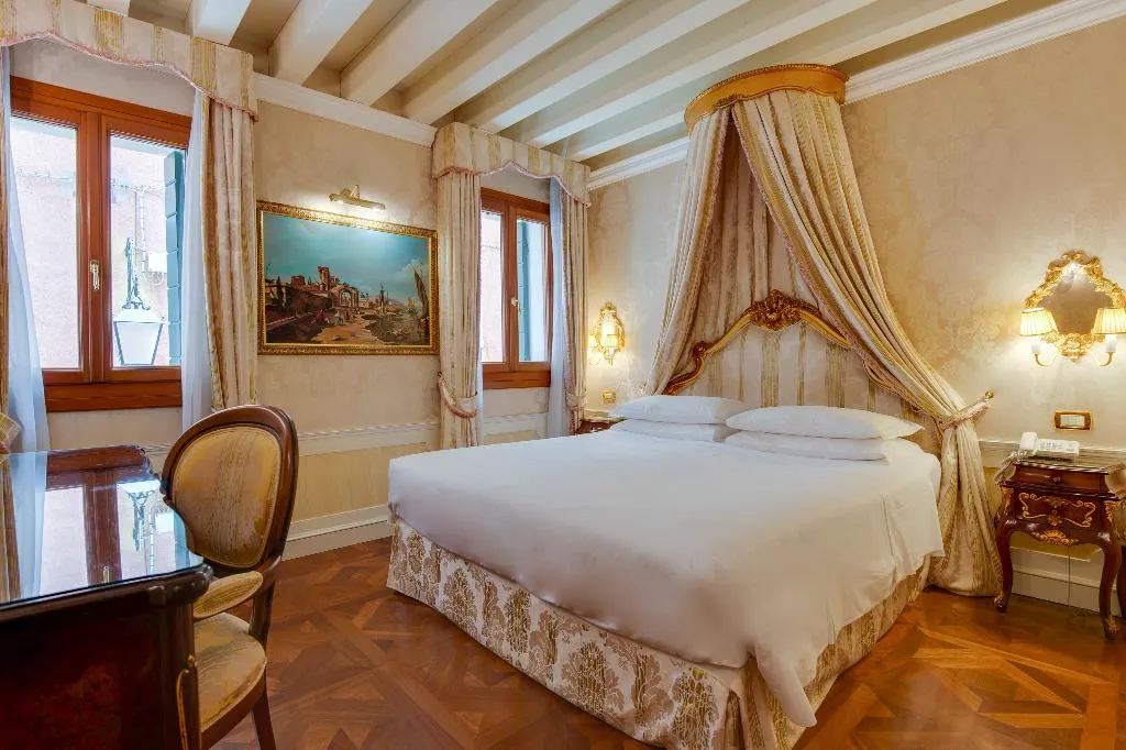 Double or Twin CAPACITY 2 Room, Canal Grande, Venice