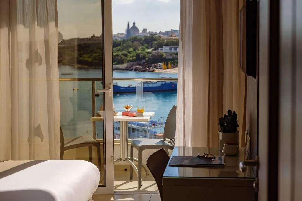 Double or Twin SEA VIEW Room, Hotel 115 The Strand Hotel and Suites, Malta