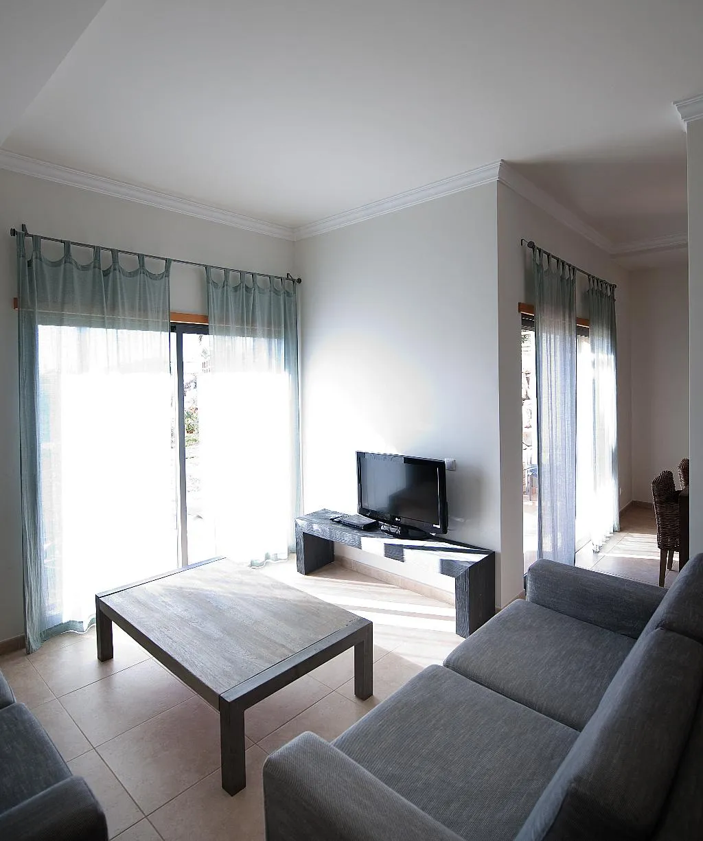 VILLA CAPACITY 4 TWO BEDROOMS Room, Sunset Village by Flagworld, Algarve