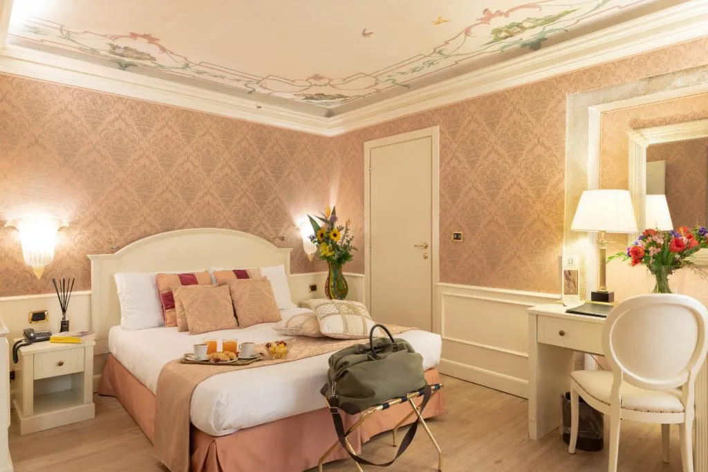 DOUBLE DELUXE CANAL VIEW Room, Duodo Palace, Venice