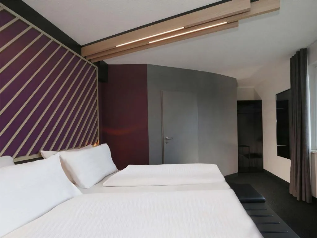 DOUBLE PREMIUM Room, B&B HOTEL Berlin City West, Berlin