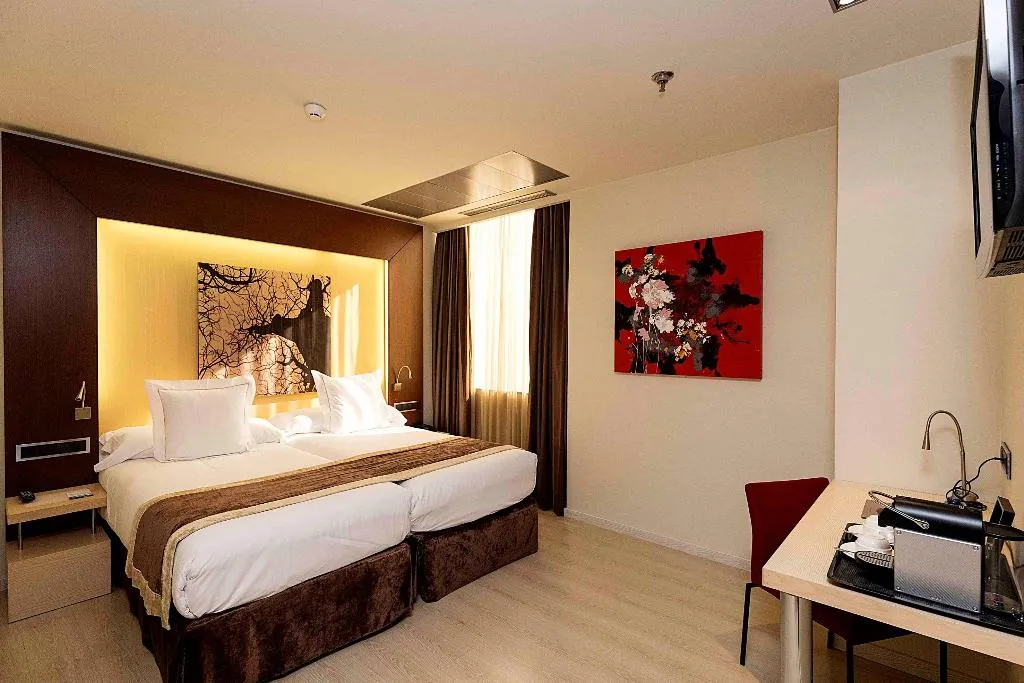 Room, Melia Avenida America, Madrid