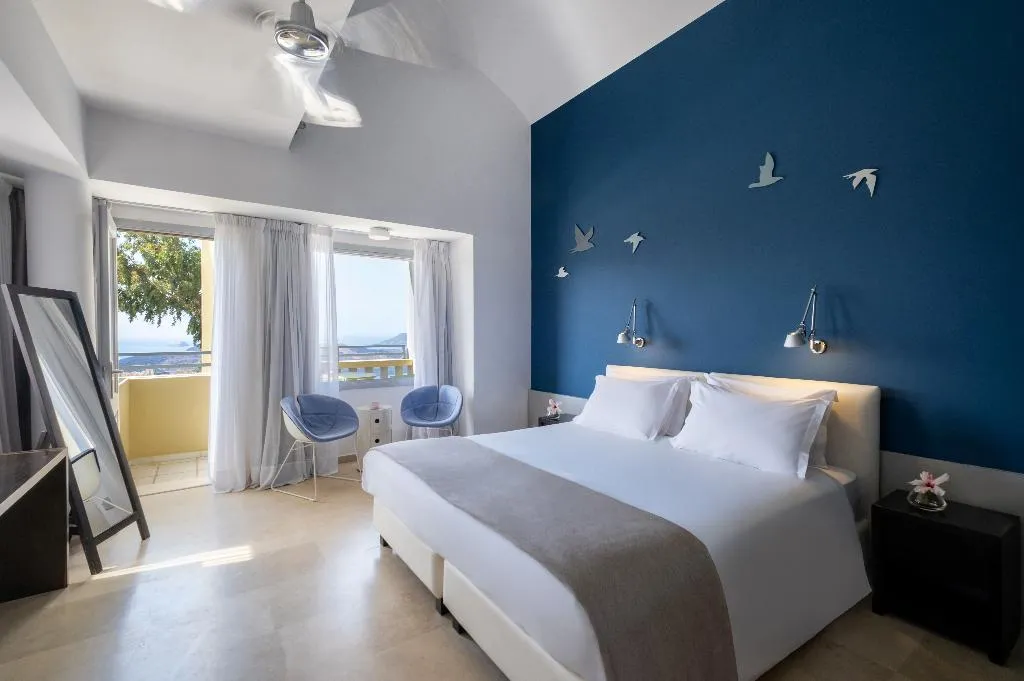 TRIPLE WITH VIEWS Room, Majestic, Santorini