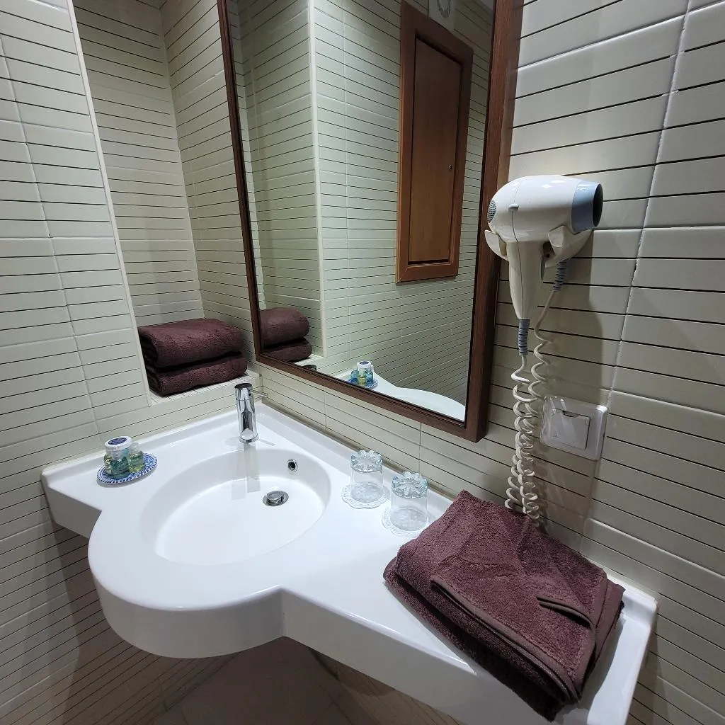 TWIN BASIC Room, Hotel Tiba, Tunisia
