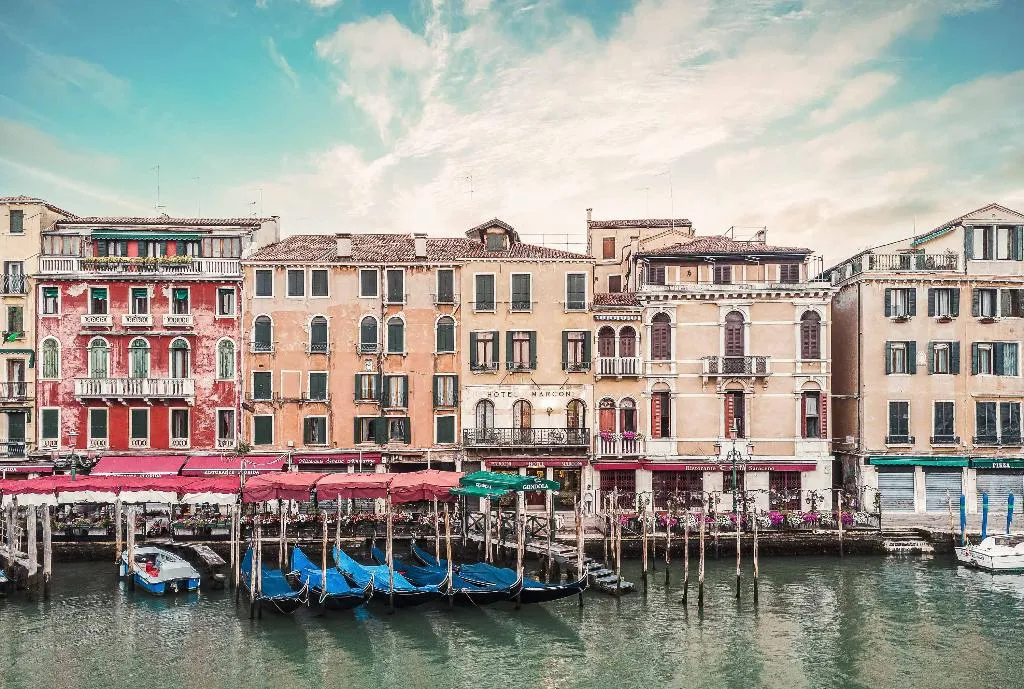 General view, Marconi, Venice