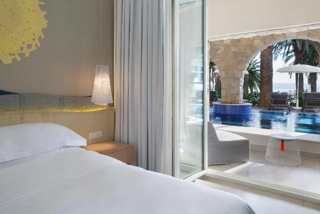 JUNIOR SUITE SEA VIEW Room, Bluesun Hotel Jadran, Split