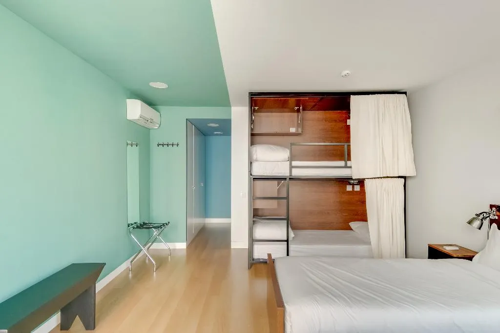 TRIPLE STANDARD Room, Selina Porto, Porto