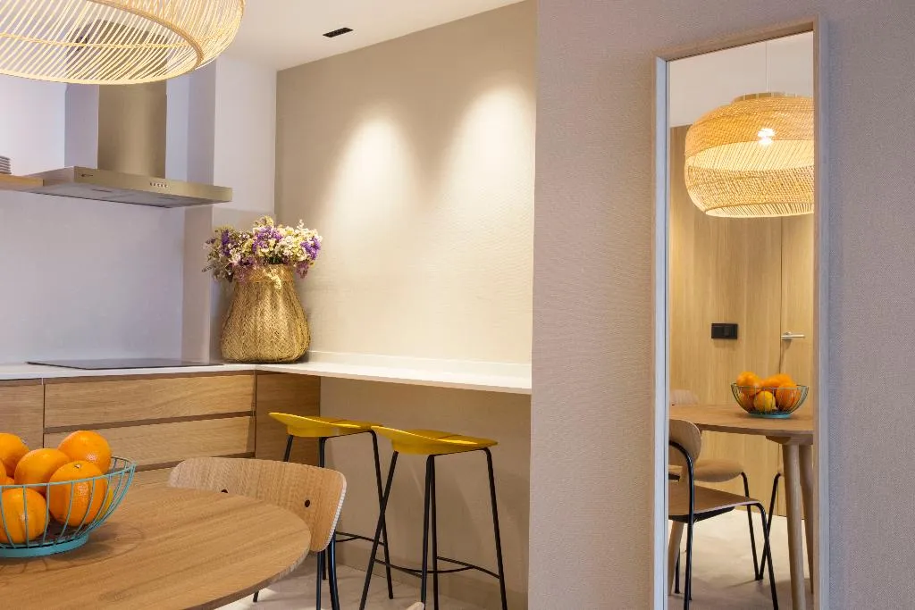APARTMENT TWO BEDROOMS ONE BATHROOM Room, Zenit Sevilla, Seville