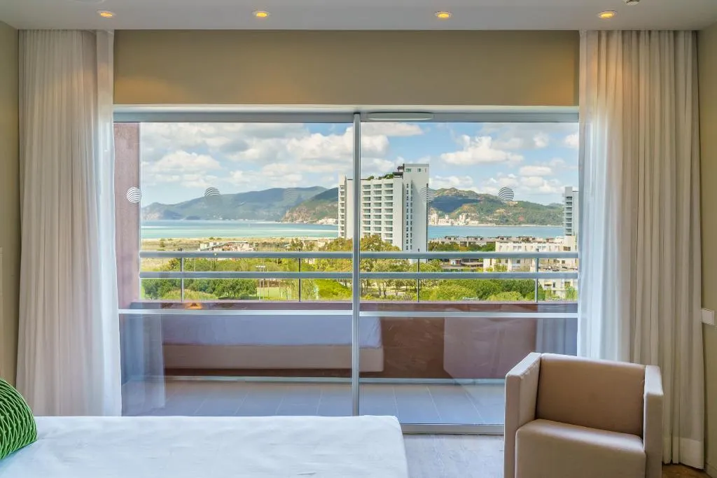 SUITE PREMIUM SEA VIEW Room, The Pearl Troia, Lisbon