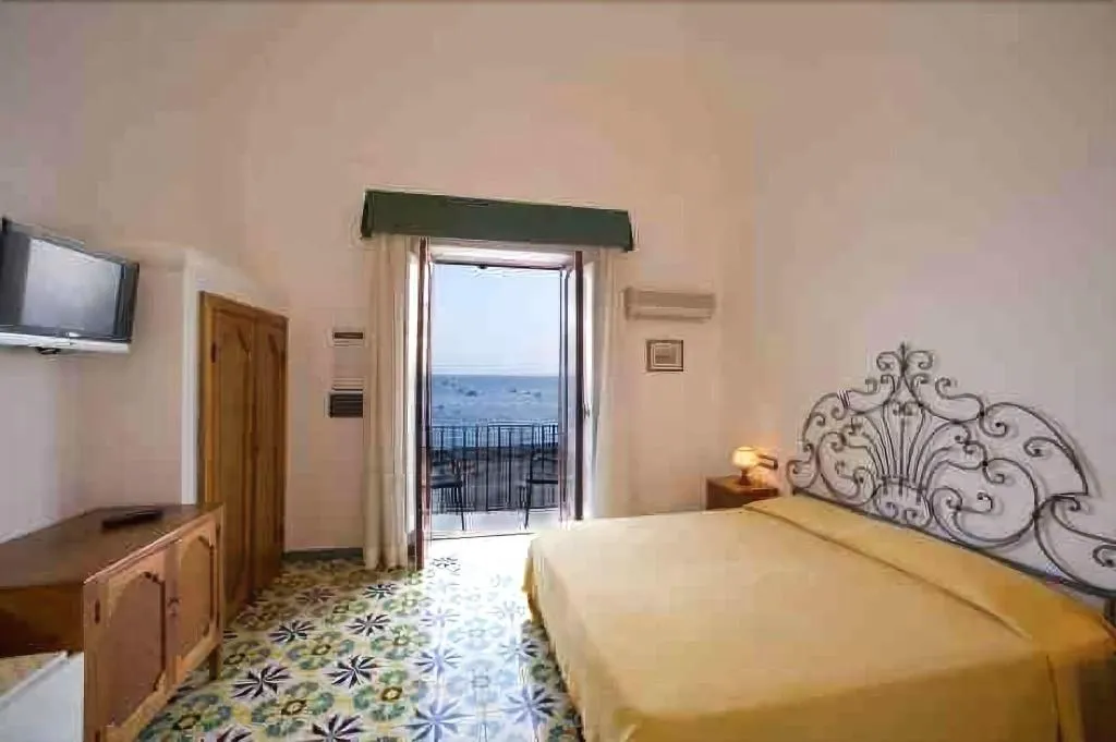DOUBLE SEA VIEW Room, La Caravella Positano, Naples