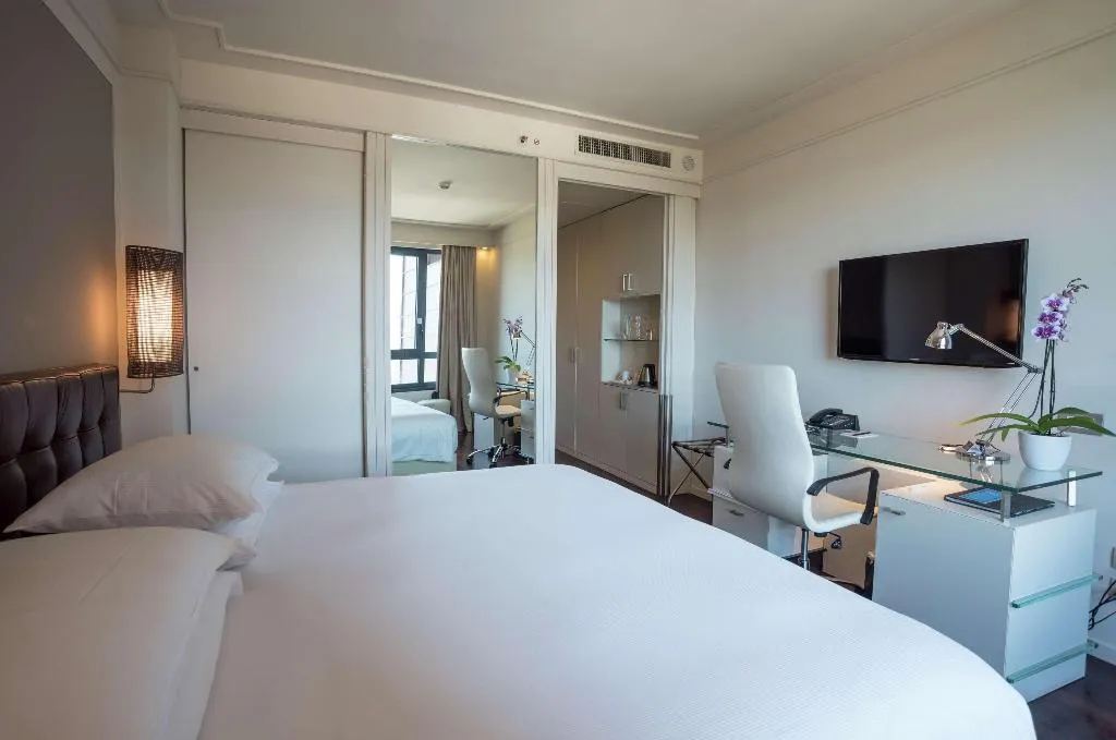 Room, DoubleTree by Hilton Florence Metropole, Florence
