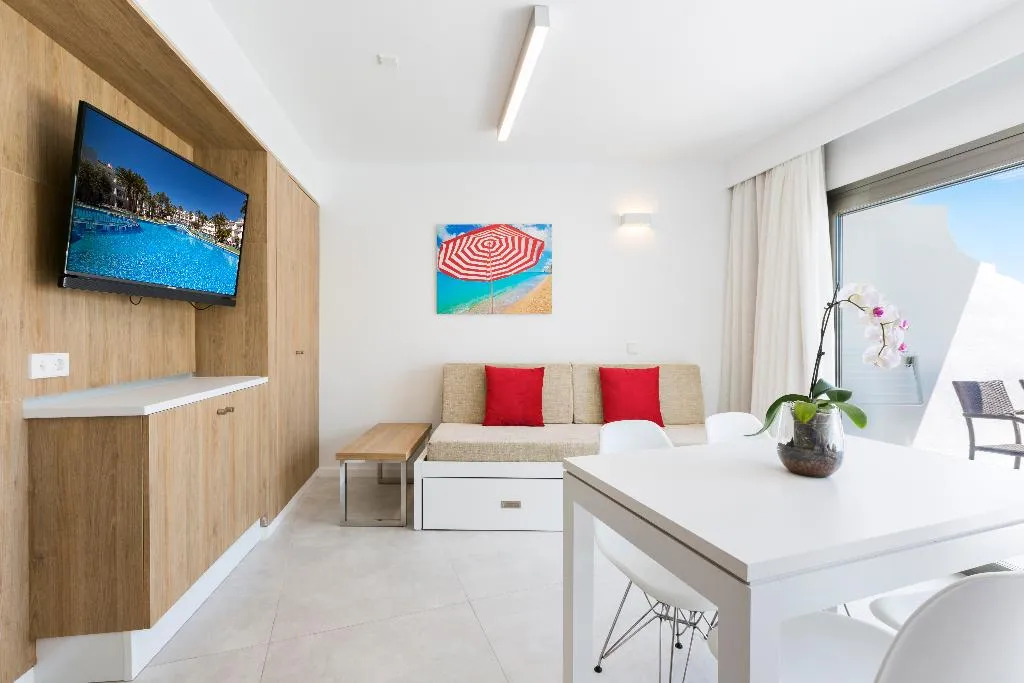 APARTMENT CAPACITY 4 Room, Playas Cas Saboners, Majorca