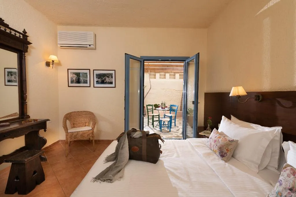 APARTMENT SEA FRONT Room, Porto Sisi Hotel Apartments, Crete