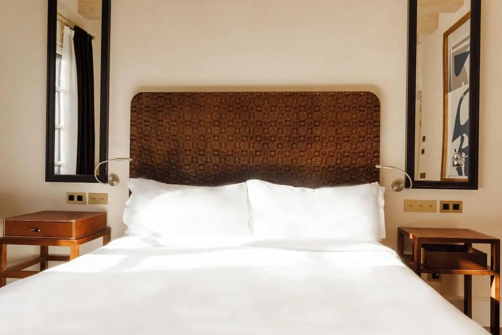 DOUBLE KING SIZE BED Room, Do: Placa Reial, Barcelona