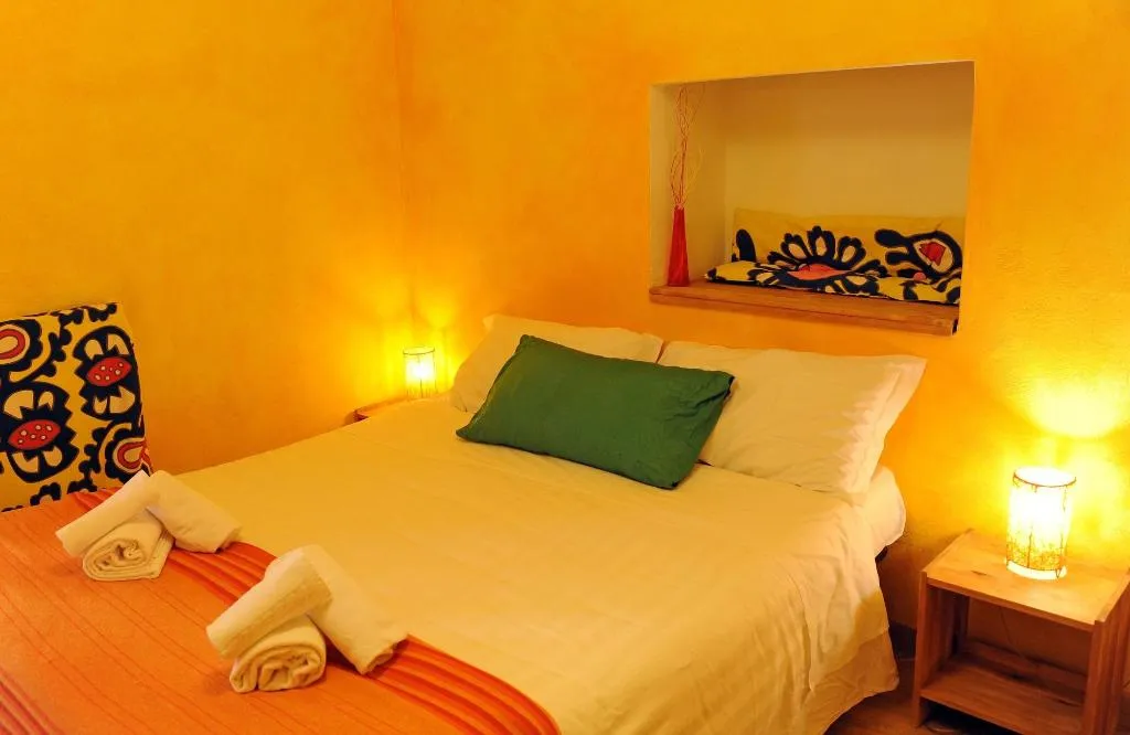 Room, Matlis, Alghero