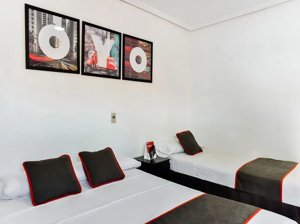 TRIPLE STANDARD Room, Hello Feria, Madrid