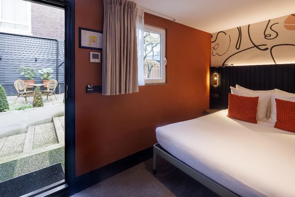 DOUBLE GARDEN VIEW Room, Huygens Place, Amsterdam