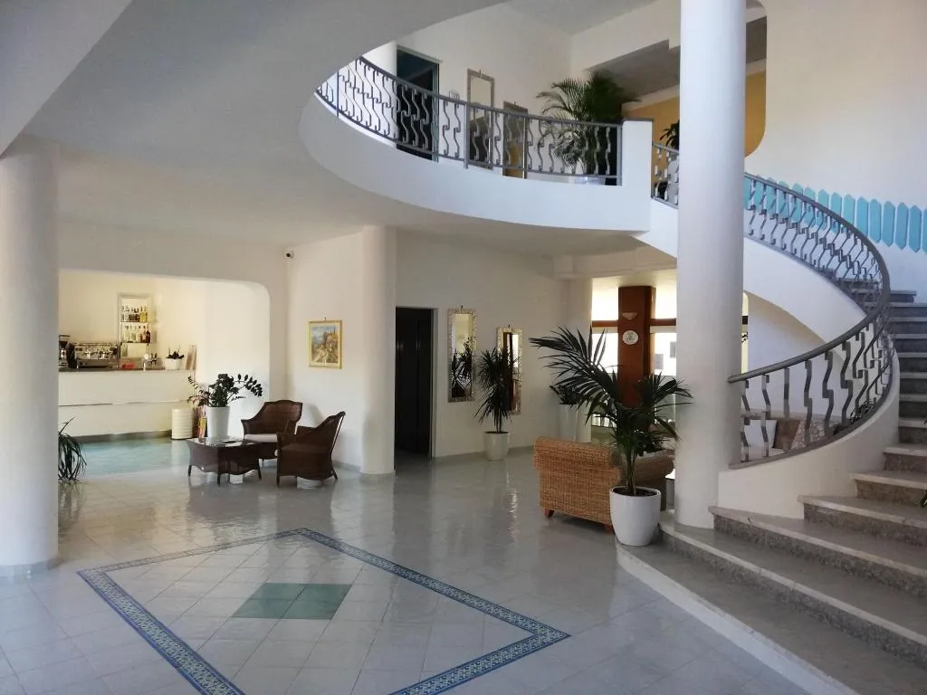 Lobby, Sporting Club America, Naples