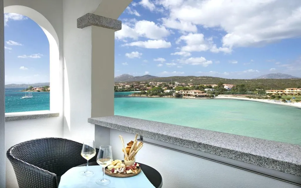 DOUBLE SUPERIOR SEA VIEW Room, Gabbiano Azzurro, Olbia