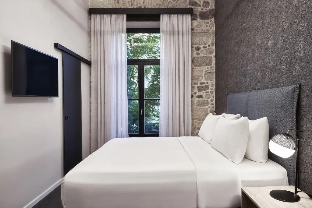 Room, NLH Monastiraki, Athens