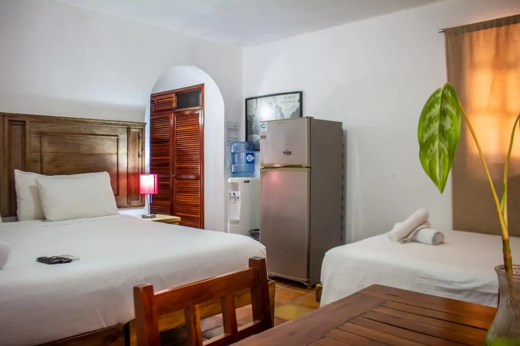 TRIPLE ECONOMY Room, Casaejido, Playa Del Carmen
