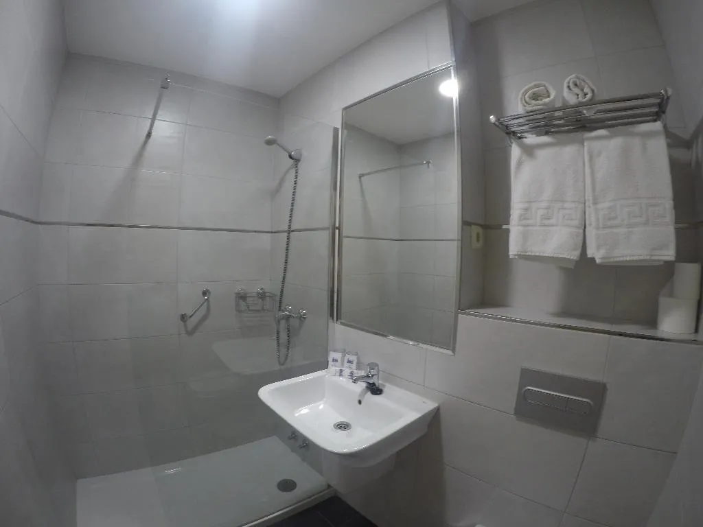 QUADRUPLE STANDARD Room, El Pilar, Madrid