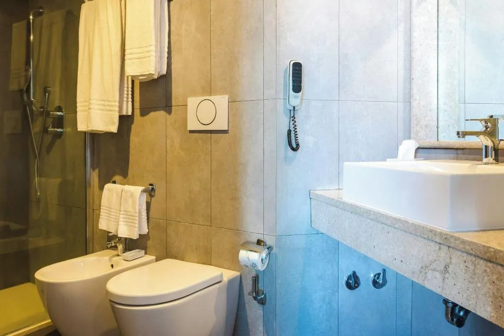 DOUBLE DELUXE WITH VIEWS Room, Four Points by Sheraton Catania Hotel & Conference, Catania