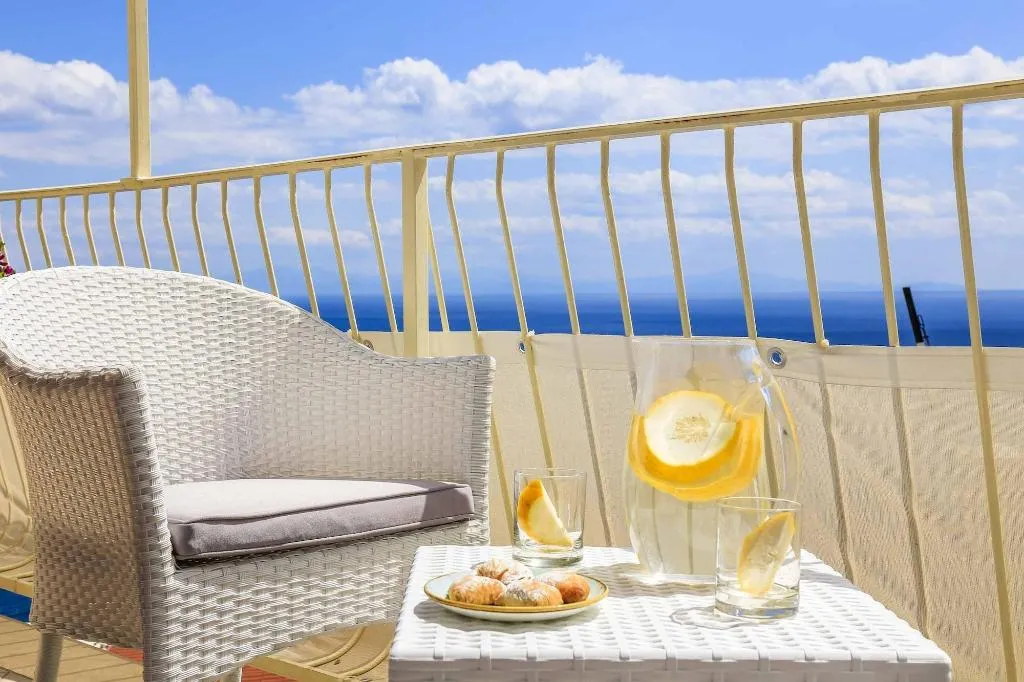 Room, Al Pesce d'Oro, Naples