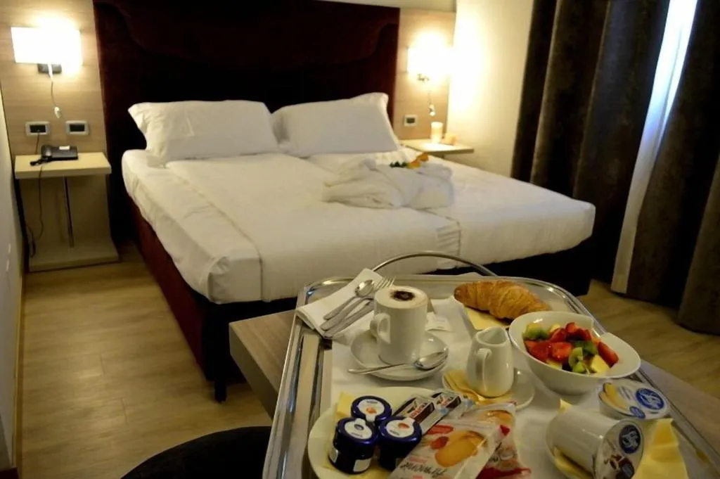 Room, Hotel Omnia, Venice