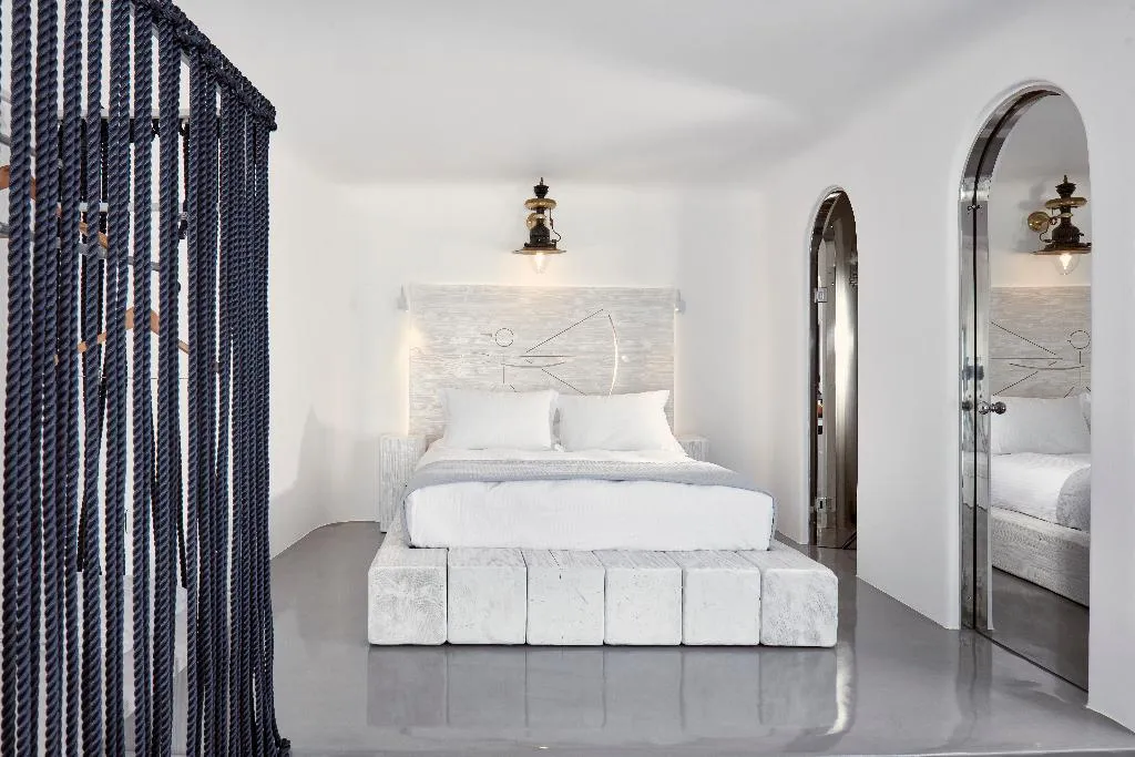 Double or Twin DELUXE Room, Homeric Poems, Santorini