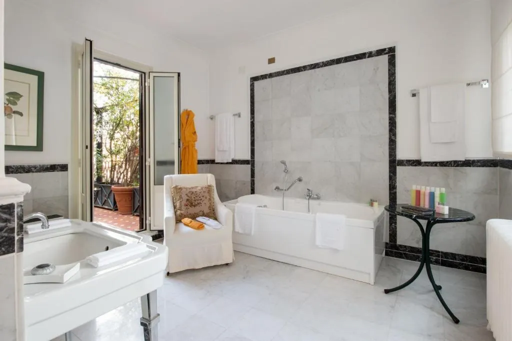 JUNIOR SUITE WITH TERRACE Room, Grand Hotel Plaza, Rome