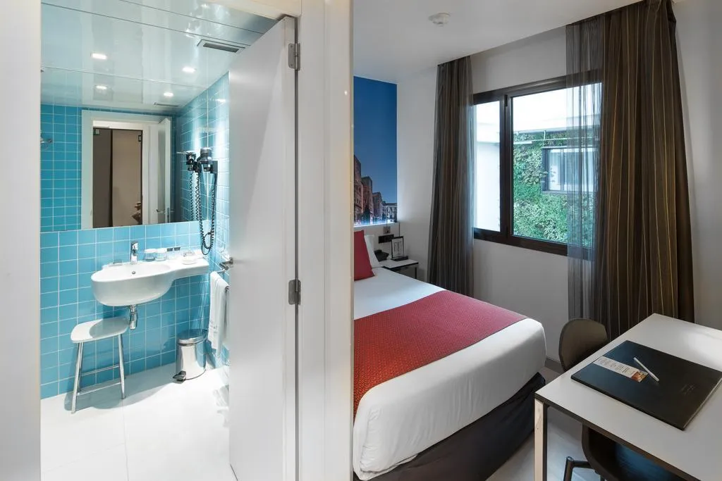 SINGLE STANDARD Room, Catalonia Avinyo, Barcelona