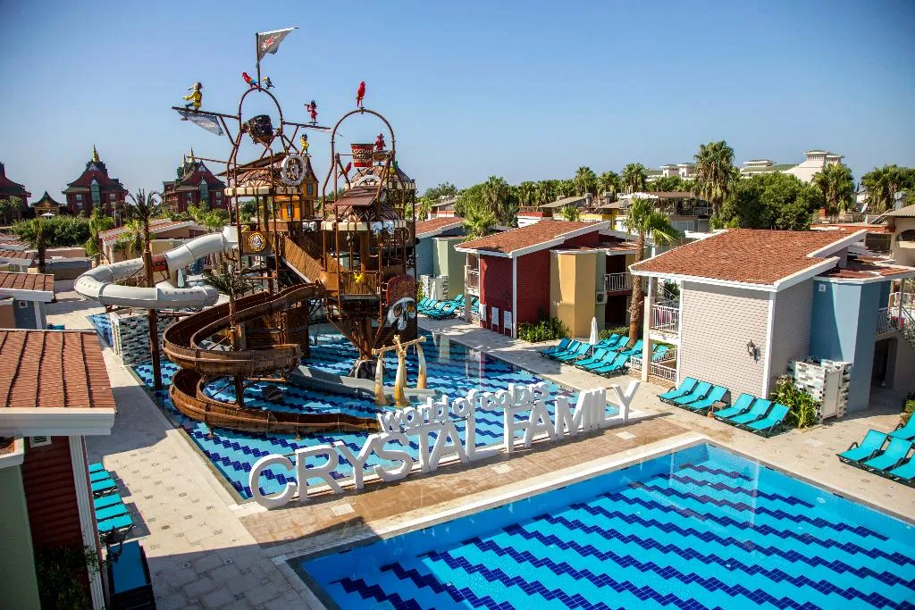 Pool, Crystal World Of Colours Comfort Collection, Antalya