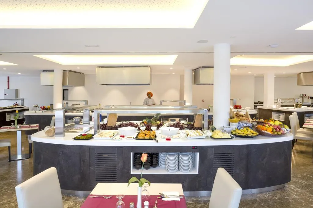 Restaurant, Hotel Luxor, Majorca