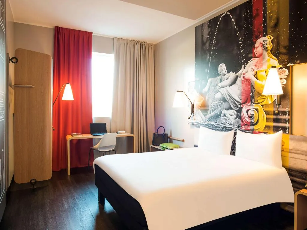 DOUBLE STANDARD Room, ibis Milano Fiera, Milan