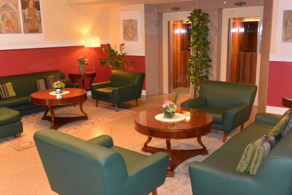 Lobby, Hotel Gran Duca Di York, Milan