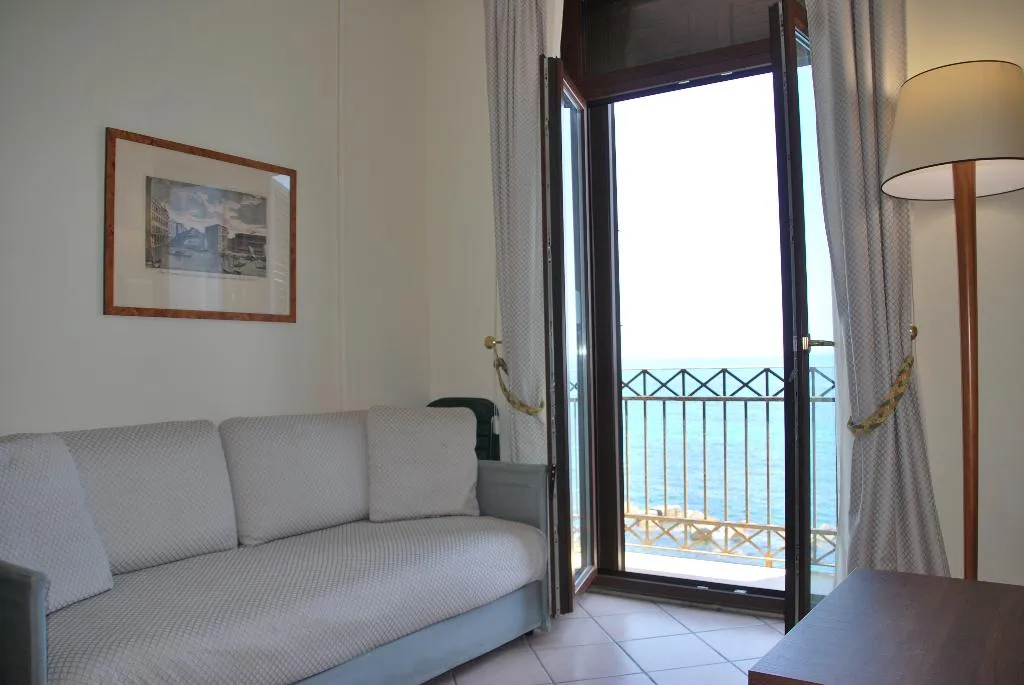 Double or Twin SEA VIEW Room, Albergo Domus Mariae, Catania
