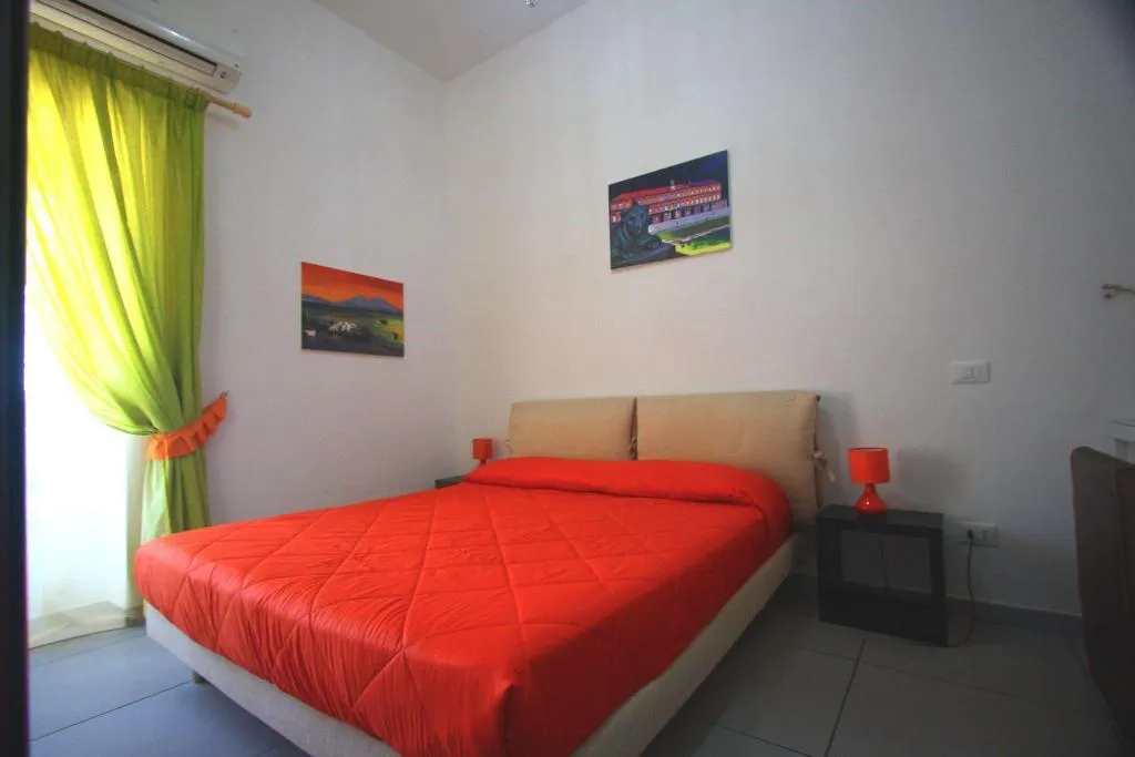 Room, Megaride Santa Lucia, Naples